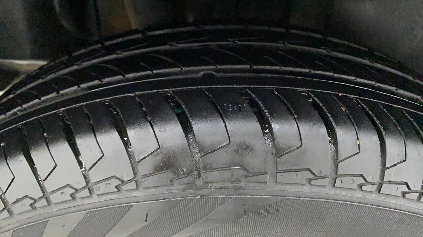 2022 Maruti Swift VXI, Petrol, Manual, 7,396 km, Right Rear Tyre Tread
