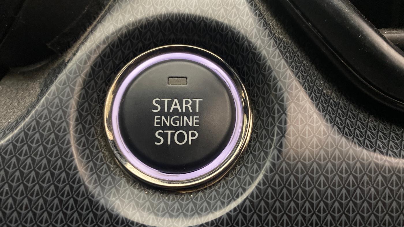 2023 Tata Safari ADVENTURE PLUS DARK EDITION, Diesel, Manual, 17,924 km, Keyless Start/ Stop Button