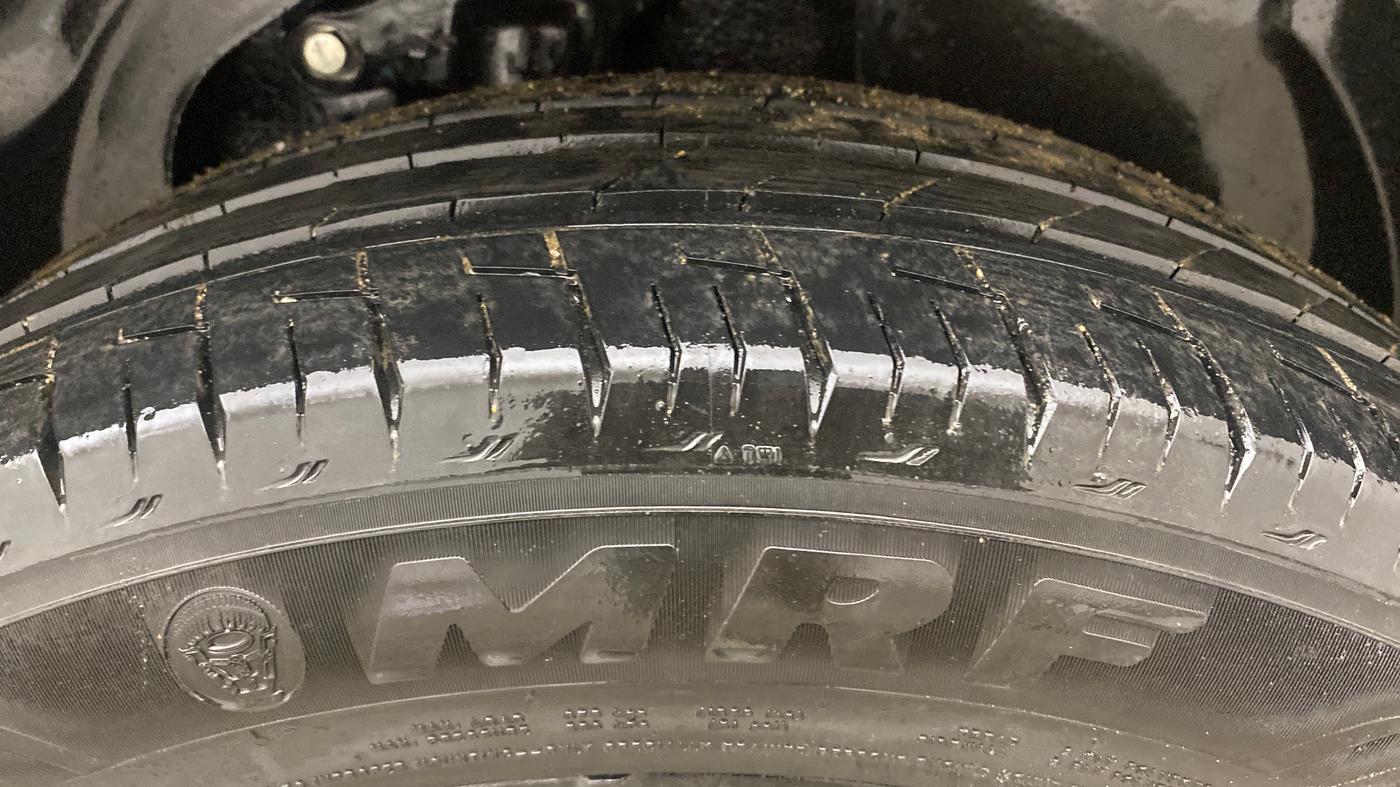2023 Tata Safari ADVENTURE PLUS DARK EDITION, Diesel, Manual, 17,924 km, Left Rear Tyre Tread