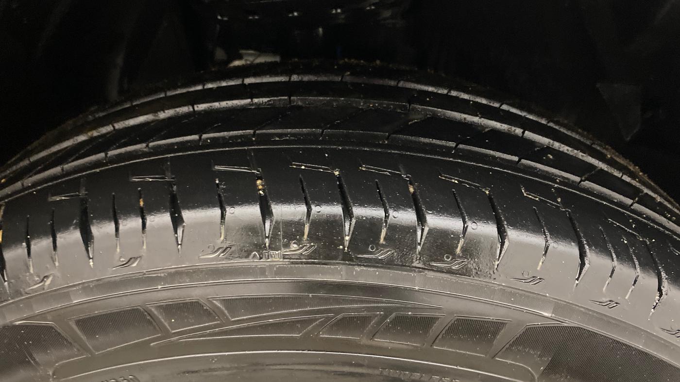 2023 Tata Safari ADVENTURE PLUS DARK EDITION, Diesel, Manual, 17,924 km, Right Front Tyre Tread