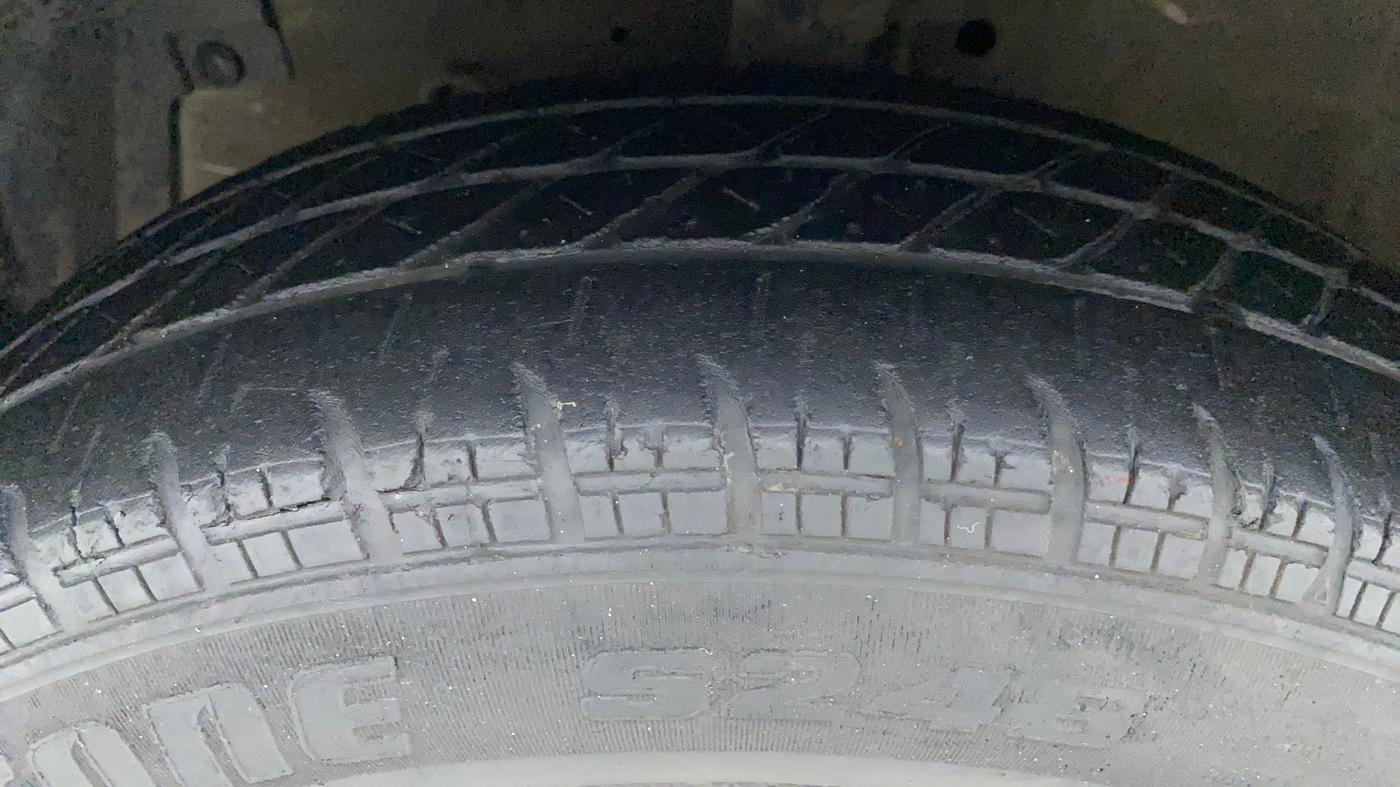 2012 Maruti Swift LDI, Diesel, Manual, 75,562 km, Left Front Tyre Tread
