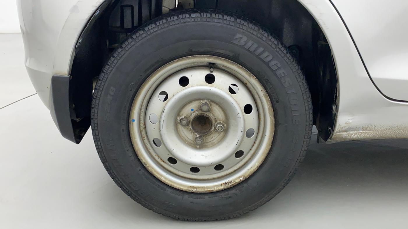 2012 Maruti Swift LDI, Diesel, Manual, 75,562 km, Right Rear Wheel