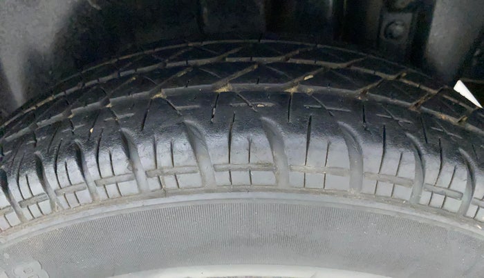 2012 Maruti Swift LDI, Diesel, Manual, 75,562 km, Left Rear Tyre Tread