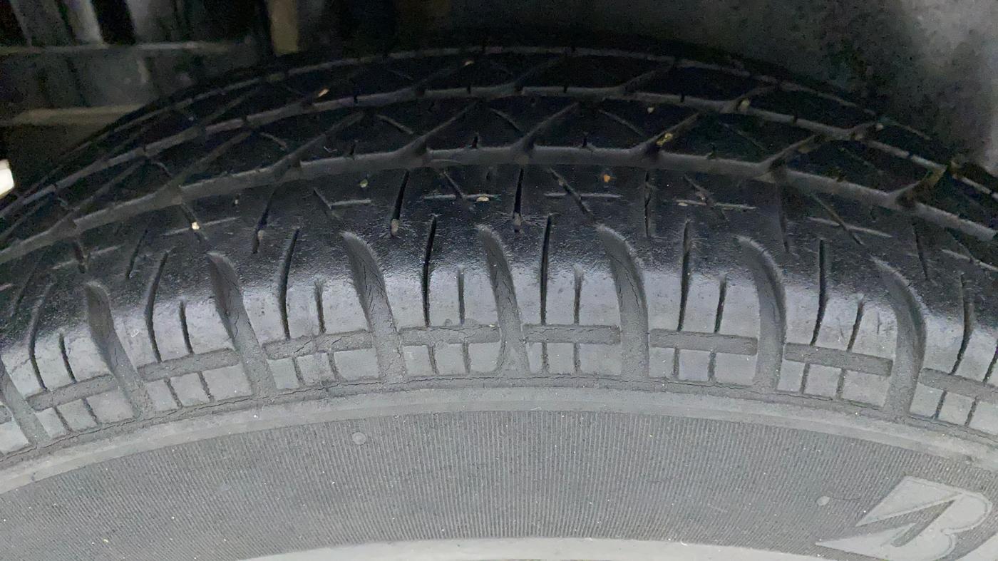 2012 Maruti Swift LDI, Diesel, Manual, 75,562 km, Right Rear Tyre Tread