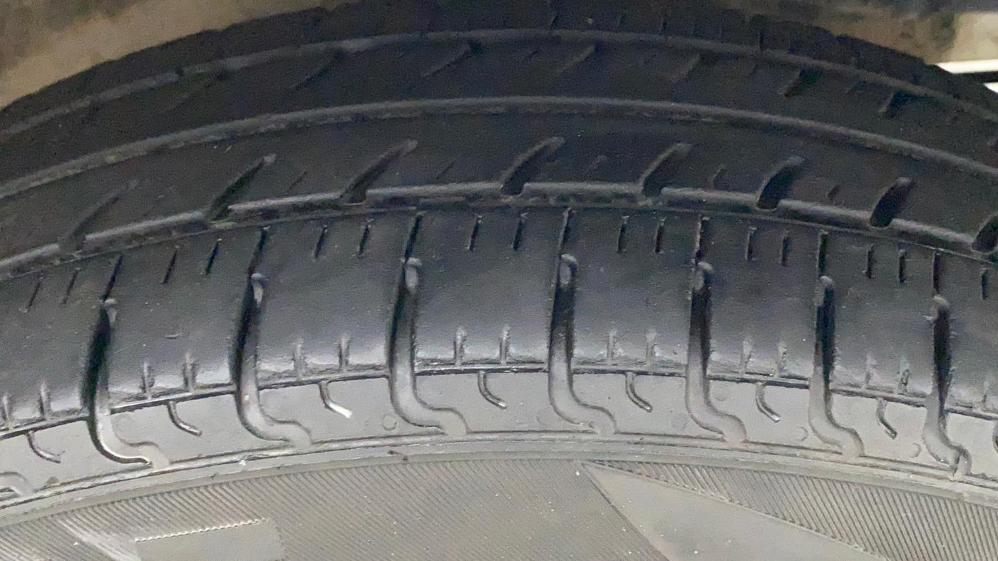 2019 Maruti New Wagon-R LXI CNG 1.0, CNG, Manual, 86,251 km, Right Front Tyre Tread