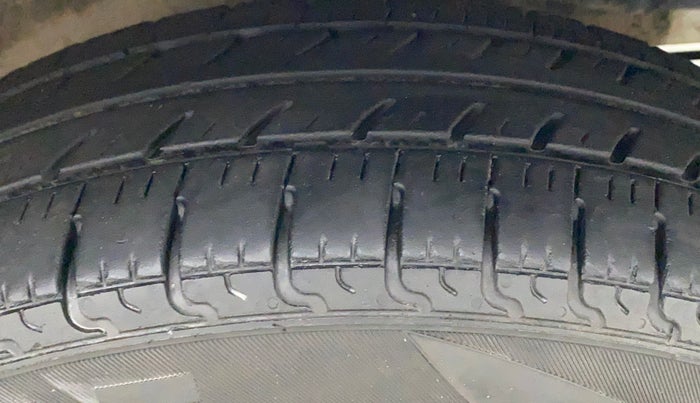 2019 Maruti New Wagon-R LXI CNG 1.0, CNG, Manual, 86,251 km, Right Front Tyre Tread