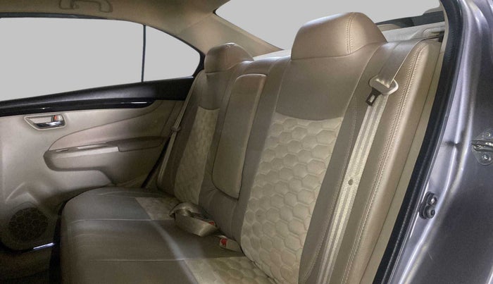 2015 Maruti Ciaz VXI, Petrol, Manual, 36,047 km, Right Side Rear Door Cabin