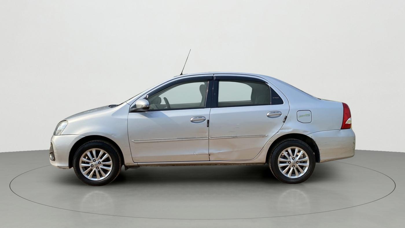2017 Toyota Etios VX PLATINUM, Petrol, Manual, 45,760 km, Left Side