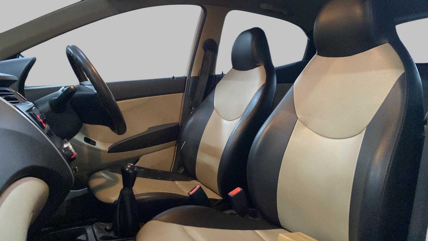 2016 Hyundai Eon ERA PLUS (O), Petrol, Manual, 31,166 km, Right Side Front Door Cabin