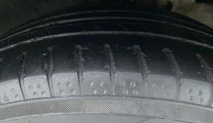 2014 Honda City 1.5L I-VTEC SV CVT, Petrol, Automatic, 1,01,113 km, Right Front Tyre Tread