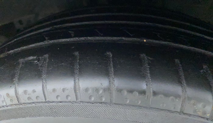 2014 Honda City 1.5L I-VTEC SV CVT, Petrol, Automatic, 1,01,113 km, Left Front Tyre Tread