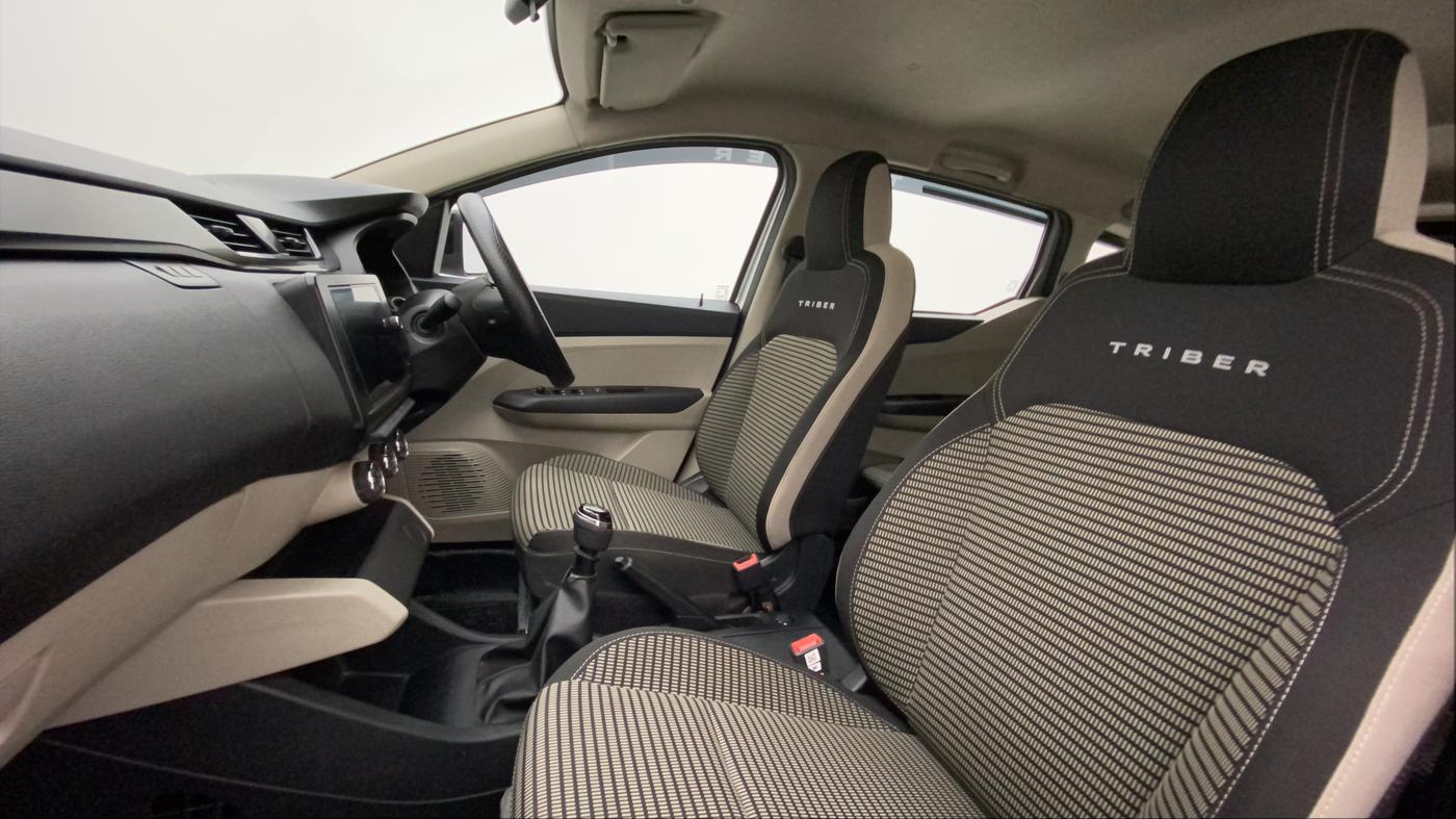 2022 Renault TRIBER RXT LIMITED EDITION, Petrol, Manual, 26,914 km, Right Side Front Door Cabin