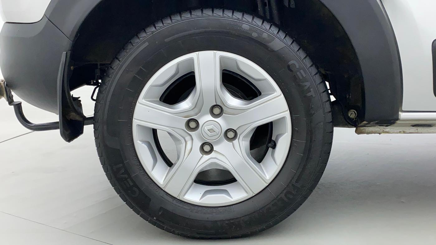 2022 Renault TRIBER RXT LIMITED EDITION, Petrol, Manual, 26,914 km, Right Rear Wheel