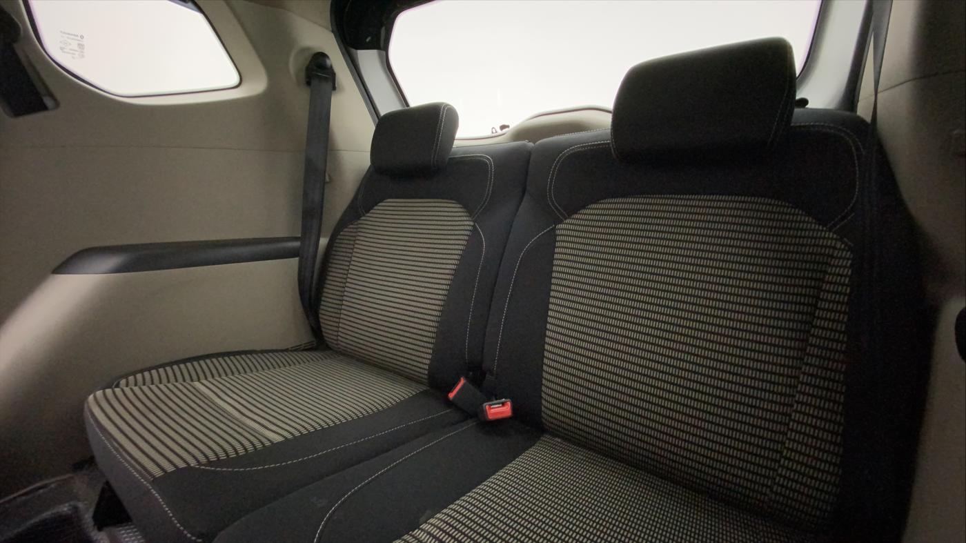 2022 Renault TRIBER RXT LIMITED EDITION, Petrol, Manual, 26,914 km, Third Seat Row ( optional )