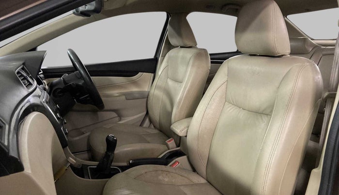 2014 Maruti Ciaz ZXI, Petrol, Manual, 84,712 km, Right Side Front Door Cabin