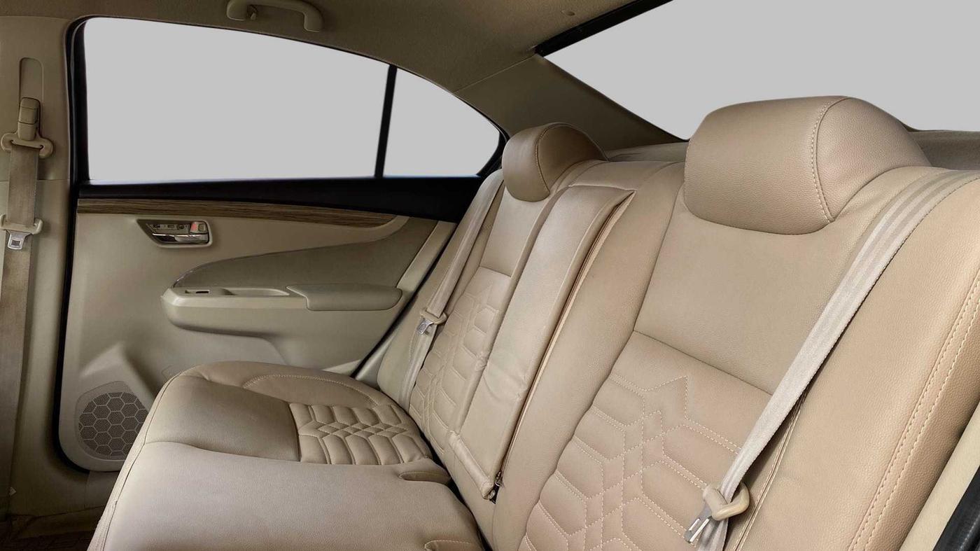 2018 Maruti Ciaz DELTA 1.5 SHVS MT PETROL, Petrol, Manual, 37,288 km, Right Side Rear Door Cabin