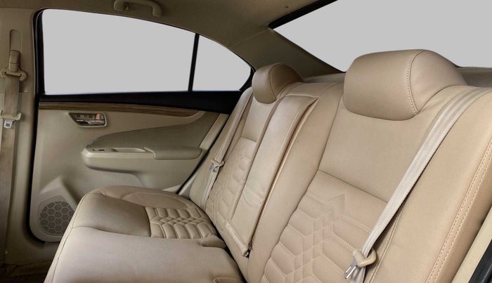 2018 Maruti Ciaz DELTA 1.5 SHVS MT PETROL, Petrol, Manual, 37,288 km, Right Side Rear Door Cabin