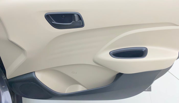 2022 Hyundai NEW SANTRO ERA EXECUTIVE, Petrol, Manual, 19,979 km, Driver Side Door Panels Control
