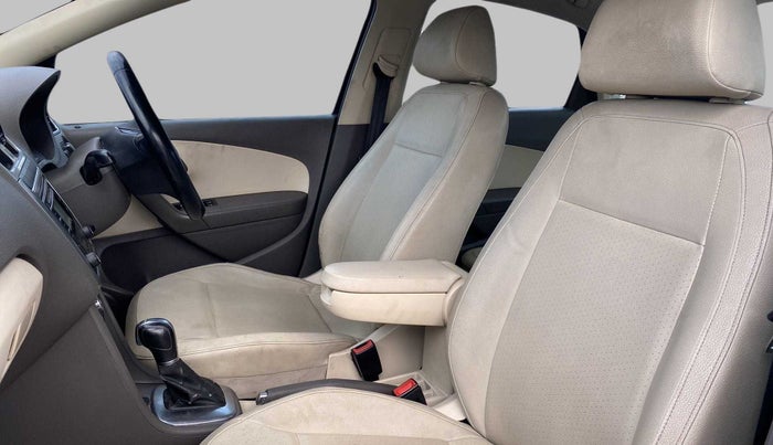 2015 Volkswagen Vento HIGHLINE 1.5 AT, Diesel, Automatic, 92,517 km, Right Side Front Door Cabin