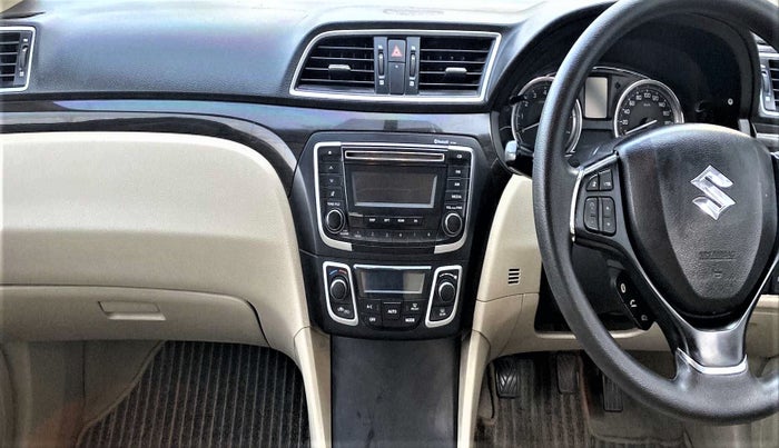 2015 Maruti Ciaz ZXI, Petrol, Manual, 60,412 km, Dashboard - Dashboard Noise