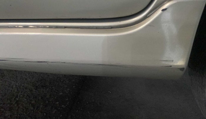 2013 Toyota Innova 2.5 ZX 7 STR, Diesel, Manual, 1,11,361 km, Left running board - Minor scratches