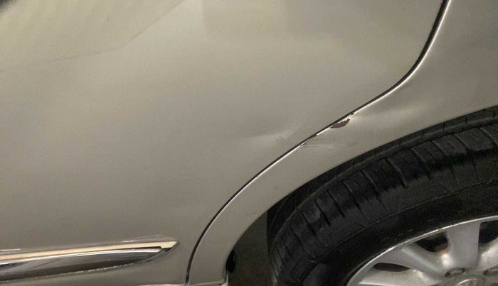 2013 Toyota Innova 2.5 ZX 7 STR, Diesel, Manual, 1,11,361 km, Rear left door - Minor scratches