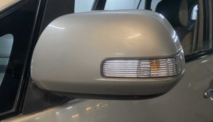 2013 Toyota Innova 2.5 ZX 7 STR, Diesel, Manual, 1,11,361 km, Left rear-view mirror - Minor scratches