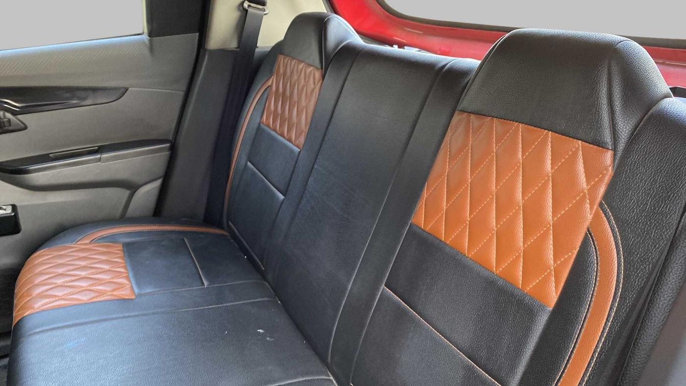 2019 Mahindra KUV 100 NXT K2+ P 6 STR, Petrol, Manual, 14,998 km, Right Side Rear Door Cabin