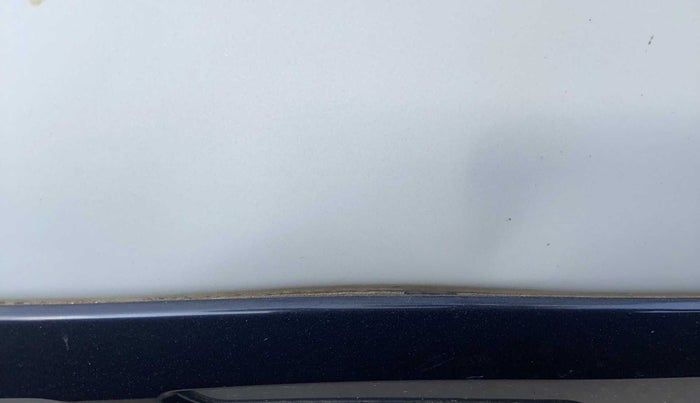2020 Maruti Swift VXI AMT, Petrol, Automatic, 64,086 km, Right rear door - Slightly dented