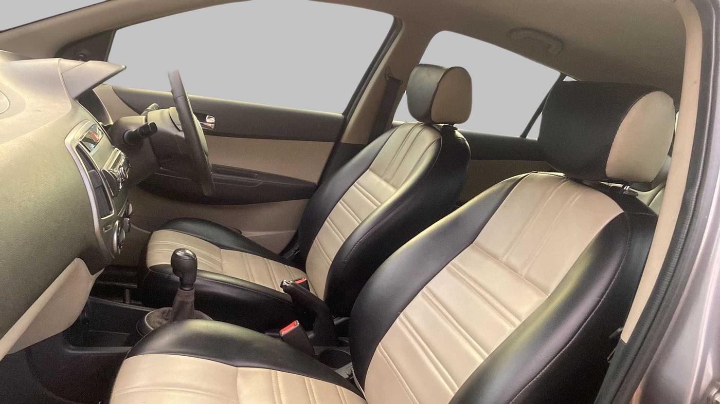 2012 Hyundai i20 ERA 1.4 CRDI, Diesel, Manual, 78,342 km, Right Side Front Door Cabin