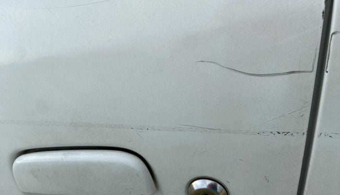 2015 Maruti Wagon R 1.0 VXI, Petrol, Manual, 32,307 km, Front passenger door - Minor scratches
