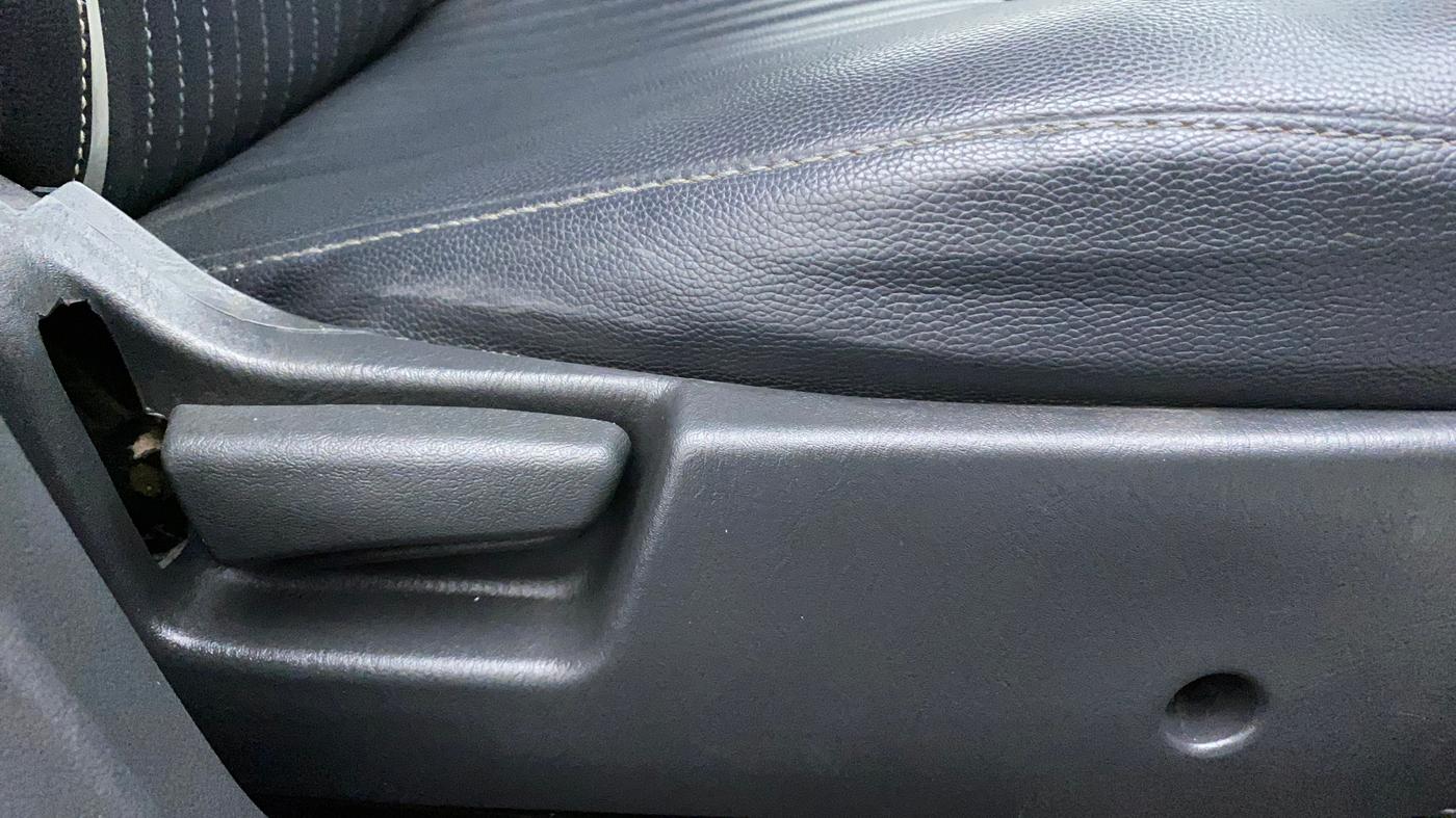 2017 Maruti Alto K10 VXI, Petrol, Manual, 31,097 km, Driver Side Adjustment Panel