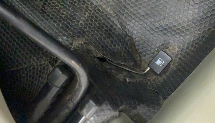 2016 Maruti Celerio ZXI (O), Petrol, Manual, 1,08,582 km, Flooring - Carpet is minor damage