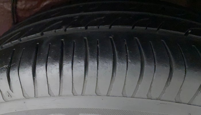 2016 Maruti Celerio ZXI (O), Petrol, Manual, 1,08,582 km, Left Rear Tyre Tread