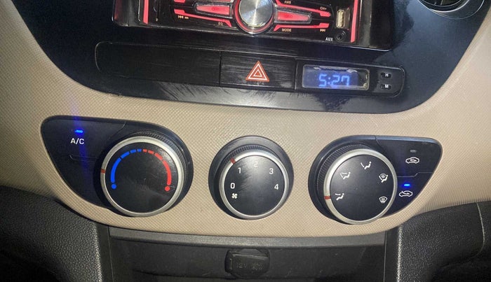 2014 Hyundai Grand i10 MAGNA 1.1 CRDI, Diesel, Manual, 98,341 km, AC Unit - Minor issue in the heater switch