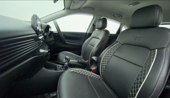 2022 Hyundai NEW I20 SPORTZ 1.5 MT, Diesel, Manual, 26,119 km, Right Side Front Door Cabin