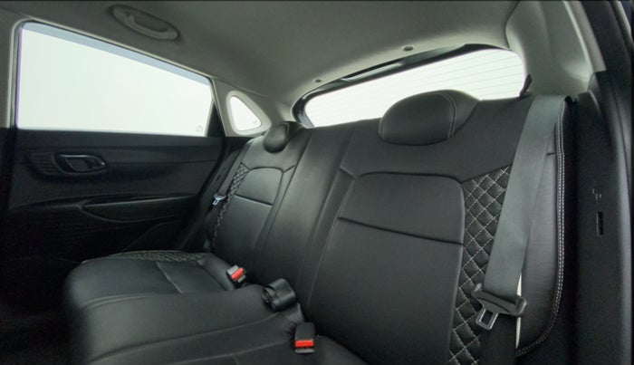 2022 Hyundai NEW I20 SPORTZ 1.5 MT, Diesel, Manual, 26,119 km, Right Side Rear Door Cabin