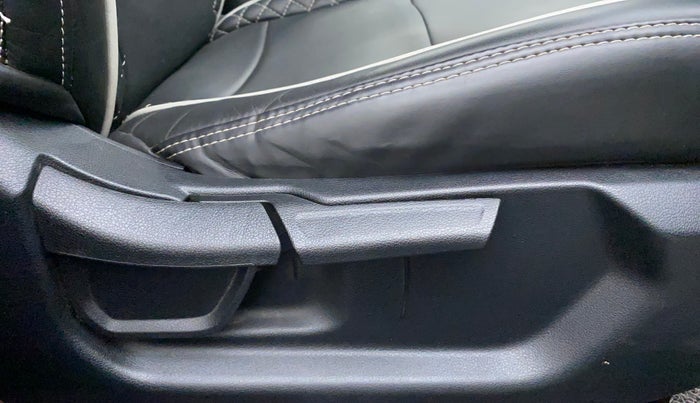 2022 Hyundai NEW I20 SPORTZ 1.5 MT, Diesel, Manual, 26,119 km, Driver Side Adjustment Panel