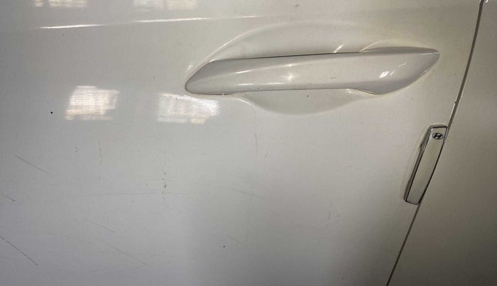 2021 Hyundai NEW I20 SPORTZ 1.2 MT, Petrol, Manual, 11,915 km, Front passenger door - Slightly dented