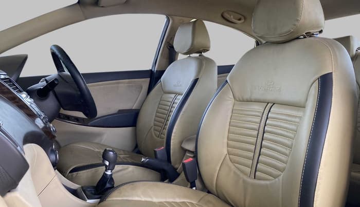2013 Hyundai Verna FLUIDIC 1.6 CRDI SX, Diesel, Manual, 53,850 km, Right Side Front Door Cabin