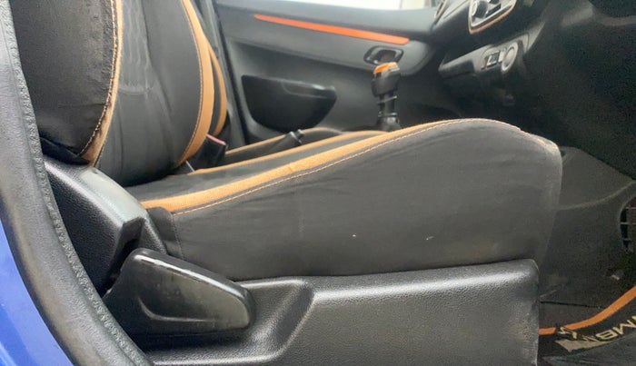 2019 Renault Kwid CLIMBER 1.0, Petrol, Manual, 89,020 km, Driver Side Adjustment Panel