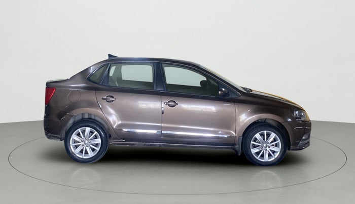 2017 Volkswagen Ameo HIGHLINE1.2L, Petrol, Manual, 44,934 km, Right Side