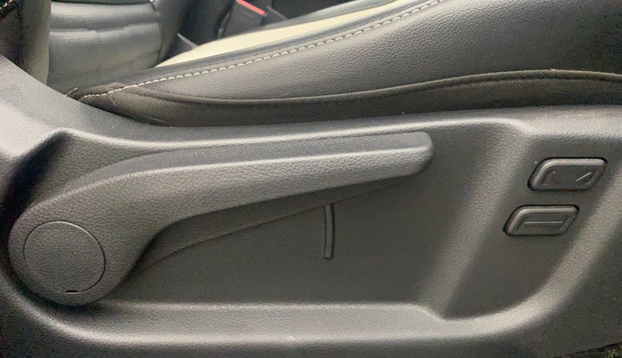 2024 KIA SONET GTX PLUS 1.0 TURBO PETROL DCT, Petrol, Automatic, 22,145 km, Driver Side Adjustment Panel