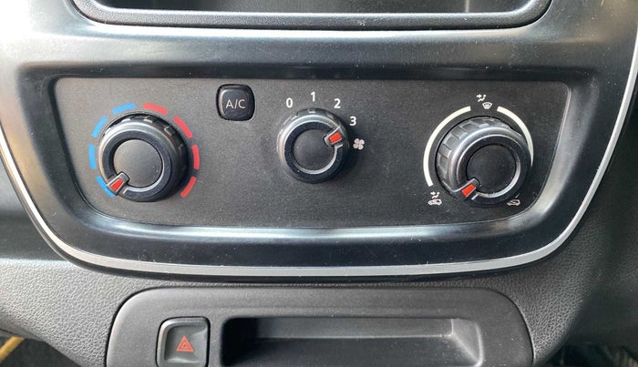2017 Renault Kwid RXL, Petrol, Manual, 49,999 km, AC Unit - Directional switch has minor damage