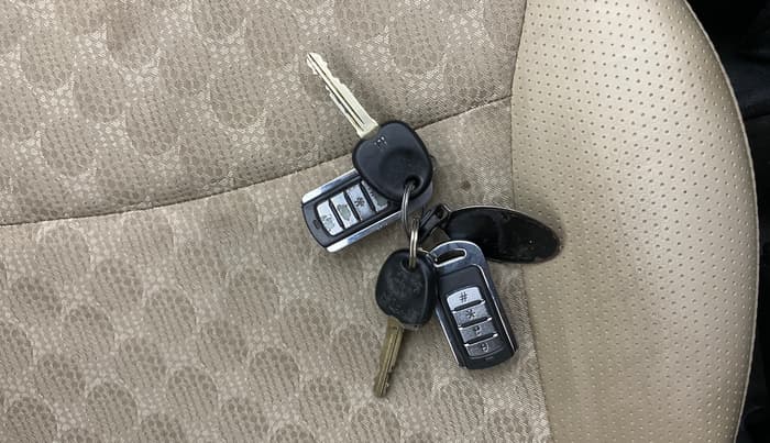 2018 Hyundai Eon MAGNA +, Petrol, Manual, 66,201 km, Key Close Up