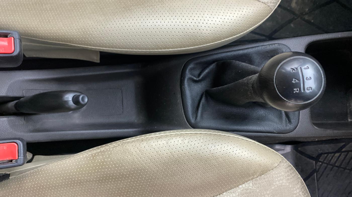 2018 Hyundai Eon MAGNA +, Petrol, Manual, 66,201 km, Gear Lever
