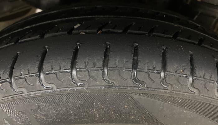 2018 Hyundai Eon MAGNA +, Petrol, Manual, 66,201 km, Left Rear Tyre Tread