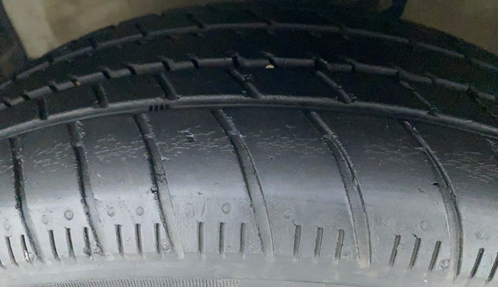 2014 Maruti Celerio VXI, Petrol, Manual, 67,282 km, Left Front Tyre Tread