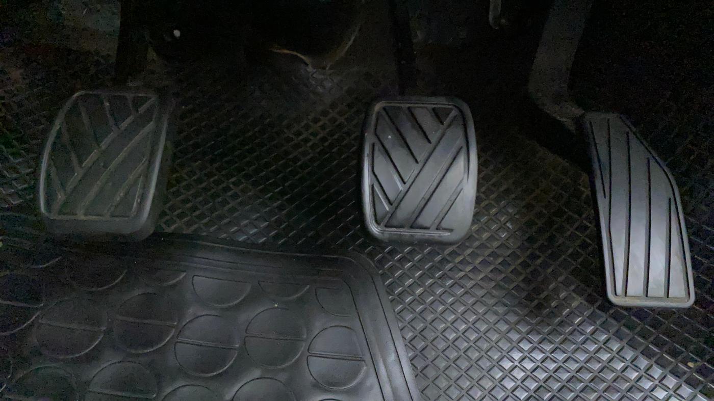 2014 Maruti Celerio VXI, Petrol, Manual, 67,282 km, Pedals