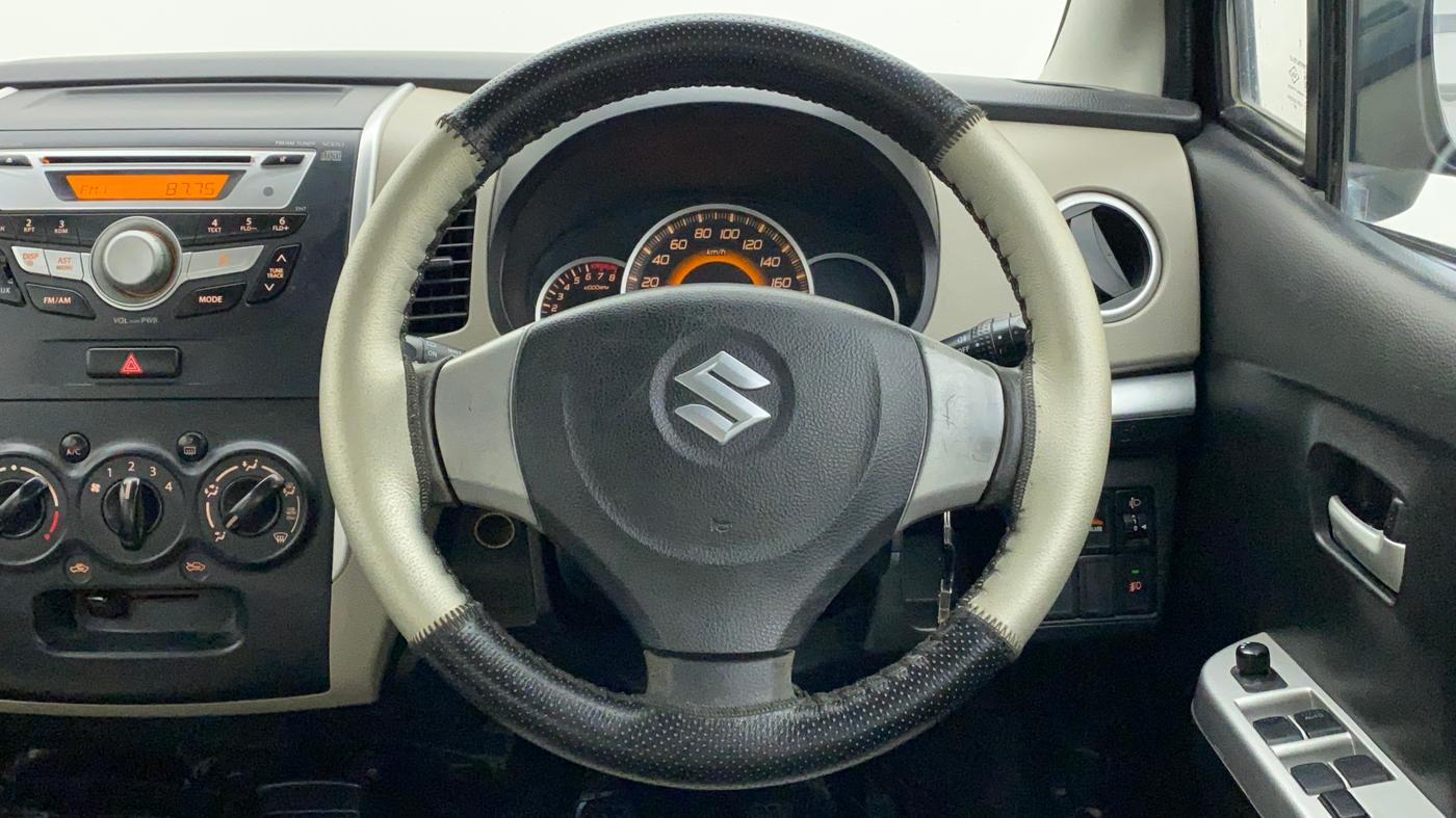 2015 Maruti Wagon R 1.0 VXI, Petrol, Manual, 73,805 km, Steering Wheel Close Up